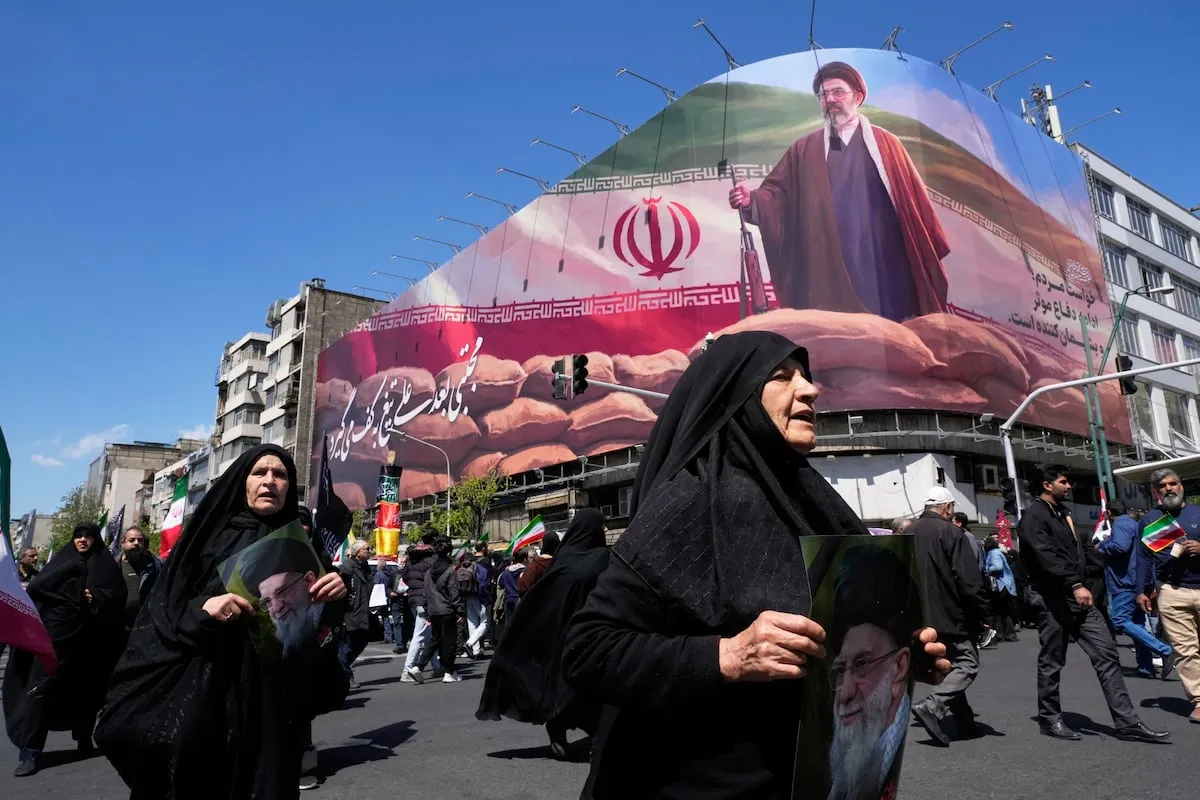 Mojtaba Jameneí sigue en paradero desconocido pero Irán no da signos de vacío de poder