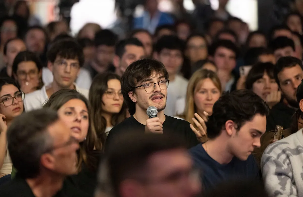 Los asistentes de la conferencia de Rufián y Montero: “Me gustaría creer en la unidad de la izquierda” 