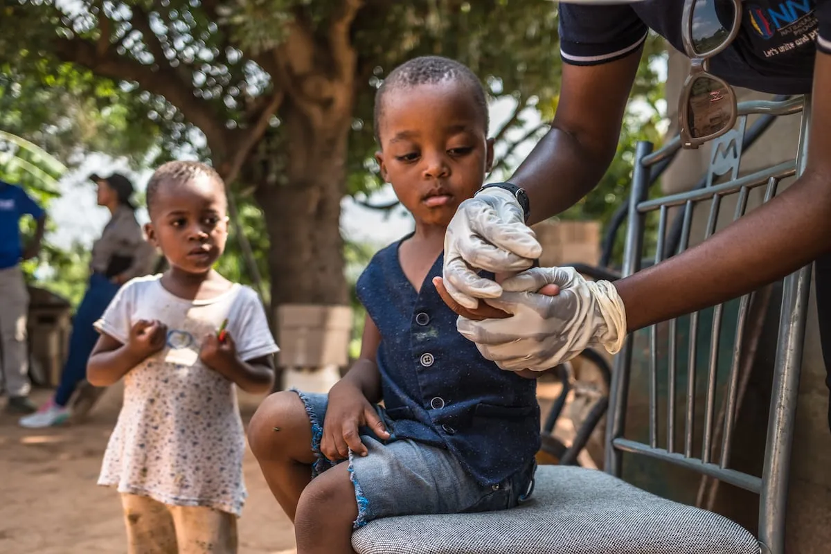 Persiguiendo a la malaria en la última aldea de Esuatini: “Seremos el primer país de África subsahariana declarado libre de la enfermedad”