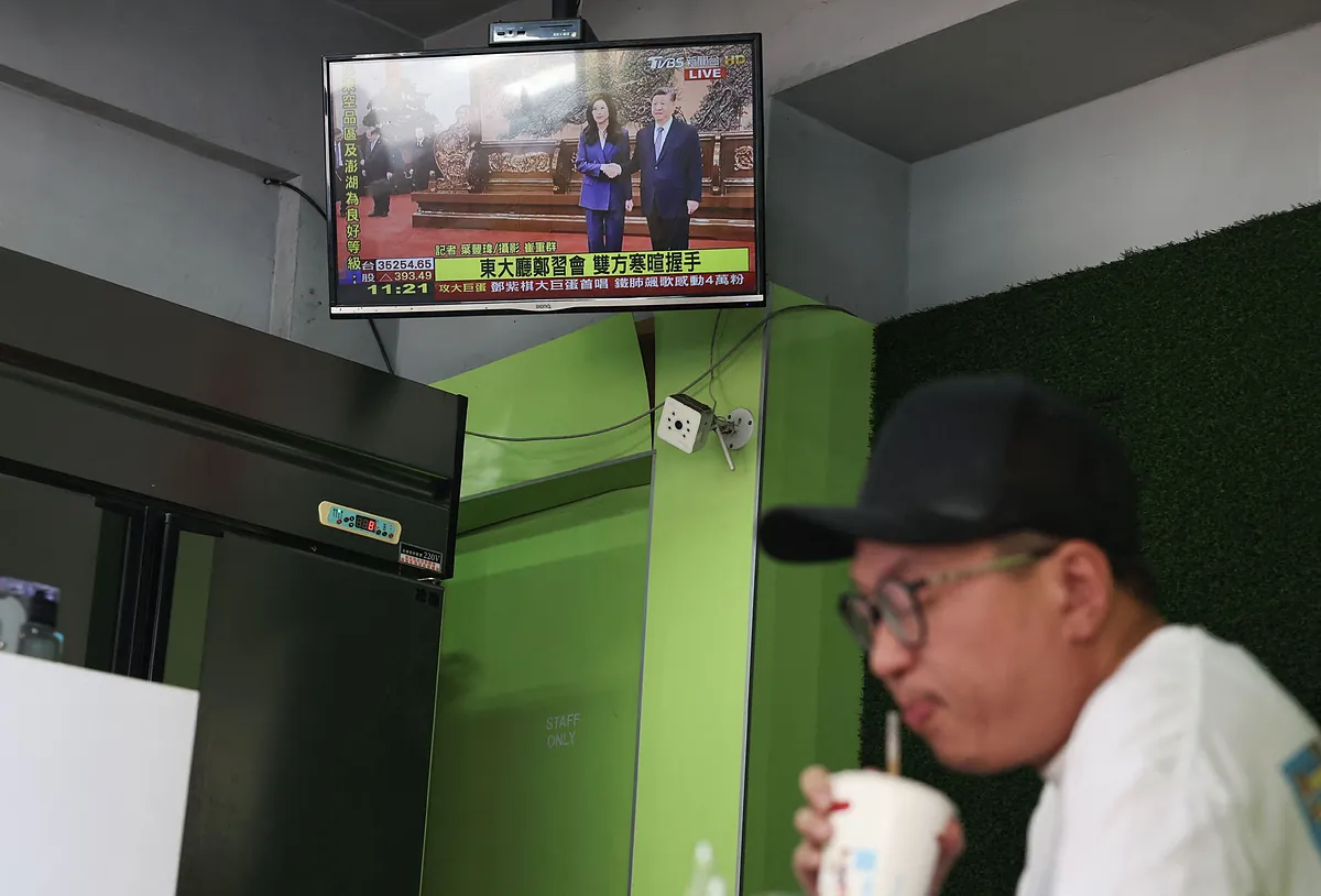 Histórica reunión en Pekín entre Xi Jinping y la líder de la oposición de Taiwan