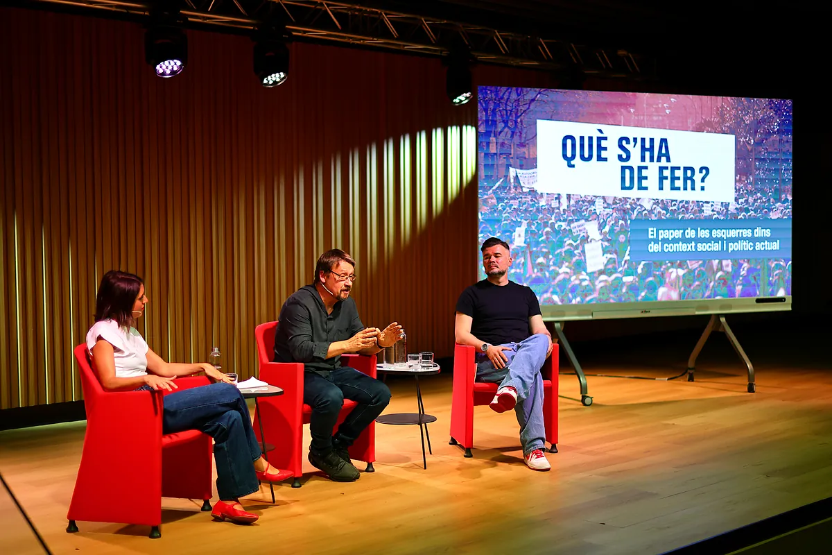 Podemos se abre a hablar "con todo el mundo" para definir el modelo de la izquierda alternativa que presentó con Rufián