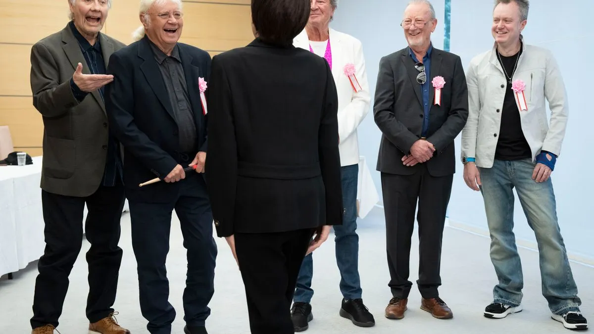 Sanae Takaichi: Deep Purple zu Besuch bei Japans Ministerpräsidentin und Hobbydrummerin