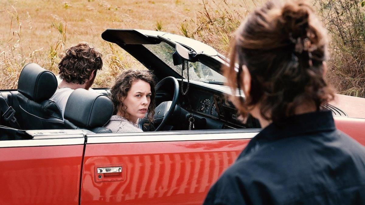 
                                                      'Espejos nº 3' (★★★★✩), una extraña en la familia y otros estrenos de la semana
                                                  