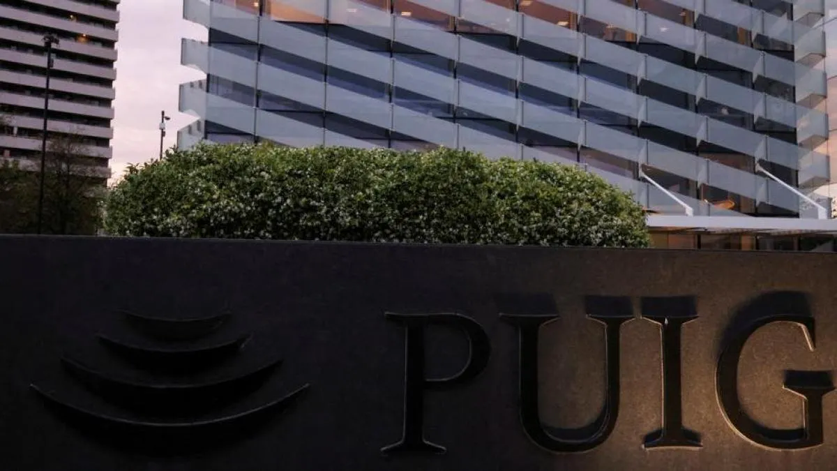 
                                                                                       La CNMV ve viable que Estée Lauder y Puig coticen a la vez en EE.UU. y España
                                                                                   