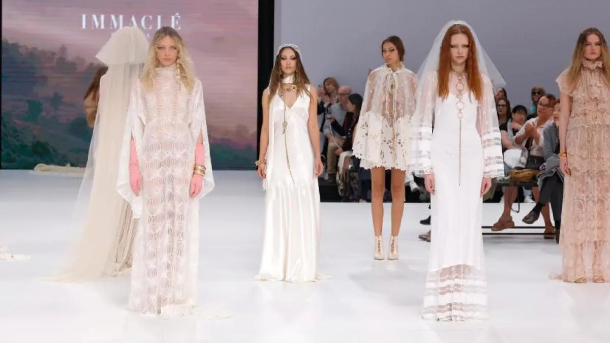 
                                                                                                                         Barcelona Bridal Fashion Week 2026 conecta moda, negocio y cultura
                                                                                                                     