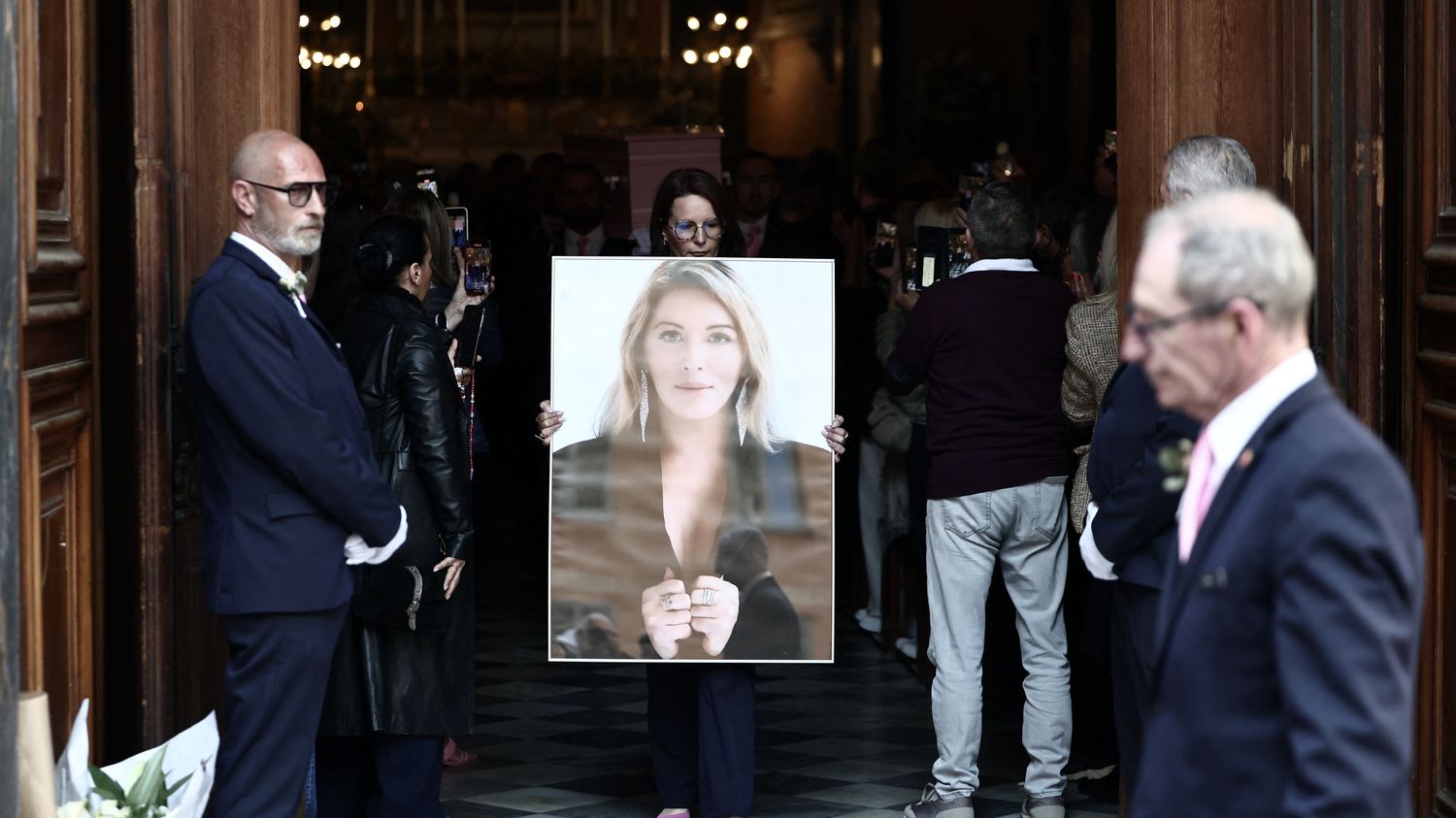 "C'était une fille bien, une fille simple" : à Nice, forte émotion aux obsèques de Loana Petrucciani