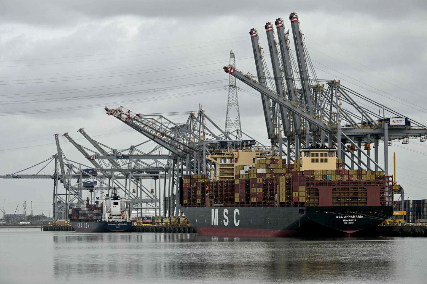 Le port d’Anvers, fermé après une fuite de pétrole, espère une reprise de ses activités « dans vingt-quatre heures »