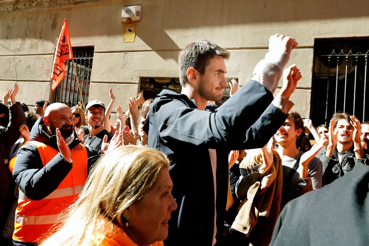 Aplazado tres meses el desahucio de Txema en Barcelona: el fondo propietario pide tiempo a la jueza para negociar