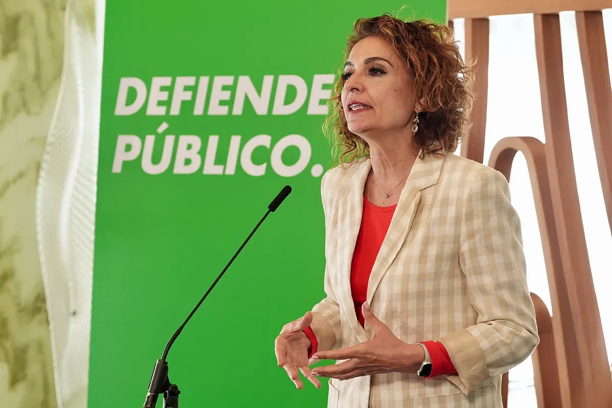 Montero enmienda la lista de Cádiz, impone a su número 1 frente al desafío de la dirección provincial y ahonda la crisis