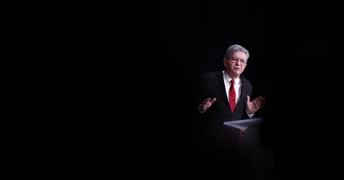 « Chez tous les autres, c’est le chaos » : loin des querelles internes à gauche, Jean-Luc Mélenchon trace son sillon vers 2027