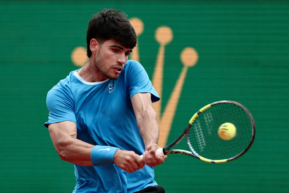 Alcaraz se sacude las angustias ante Bublik y mantiene el pulso por el número uno en Montecarlo