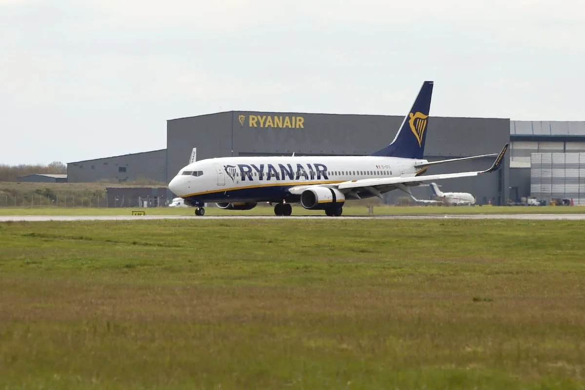 Los aeropuertos europeos alertan de escasez de combustible en tres semanas si no se reabre el estrecho de Ormuz
