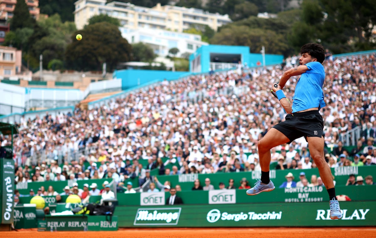 Alcaraz, con menos dudas y 300 victorias hacia las semifinales de Montecarlo