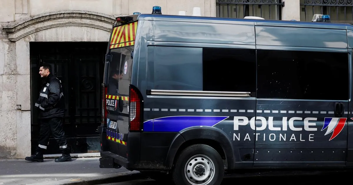 Toulon : un mineur de 13 ans en garde à vue après avoir apporté un pistolet semi-automatique dans son collège