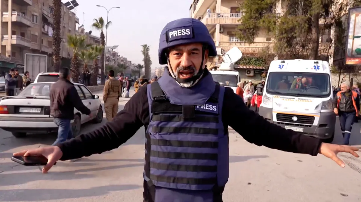 Al Jazeera reporter witnesses fighting in Aleppo as thousands flee