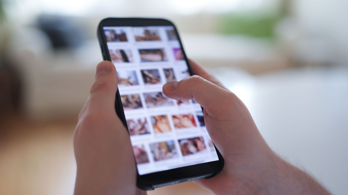 Digitale Gewalt: London verschärft Strafrecht und warnt Tech-Bosse vor Haft