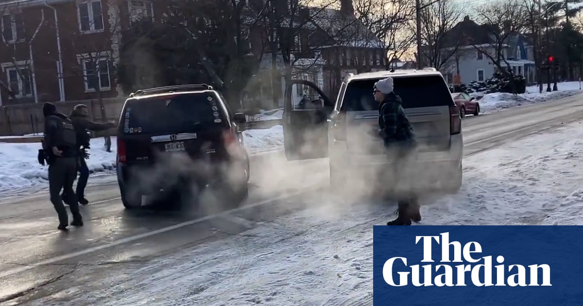 ICE agent fatally shoots woman amid immigration crackdown in Minneapolis