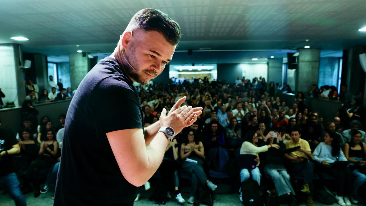 
                                                                                       ERC responde a Rufián: “Podemos ayudar, pero no podemos resolver las disputas de la izquierda española”
                                                                                   