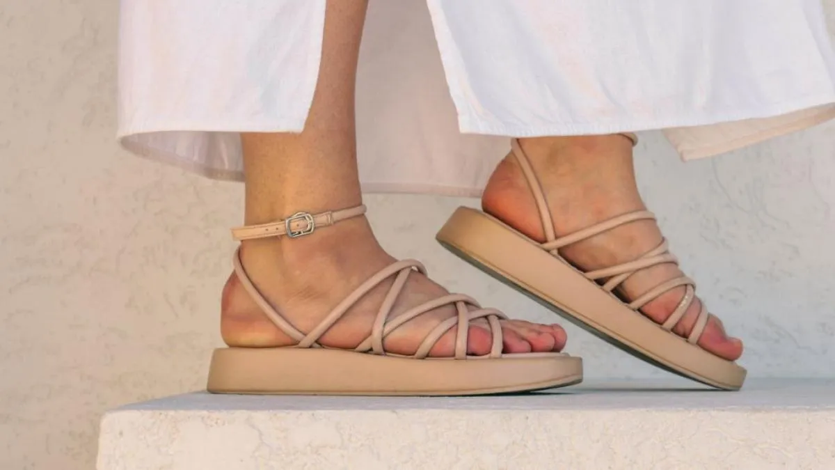 
                                                                                                   No son bailarinas: las sandalias clásicas, cómodas y fresquitas que arrasan en la primavera de 2026
                                                                                               
