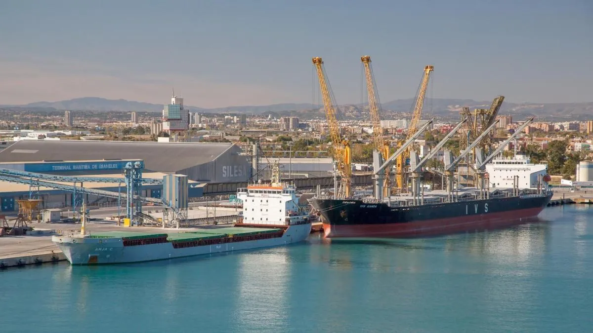 Detonan una bomba de 50 kilos de la Guerra Civil en el Puerto de València