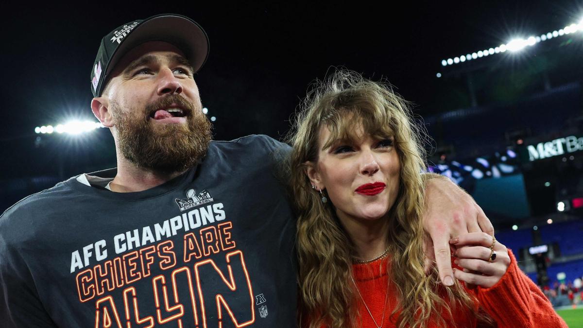 
                                                                                                                                         Los planes de boda de Taylor Swift y Travis Kelce, al descubierto: se filtran los detalles de su invitación
                                                                                                                                     