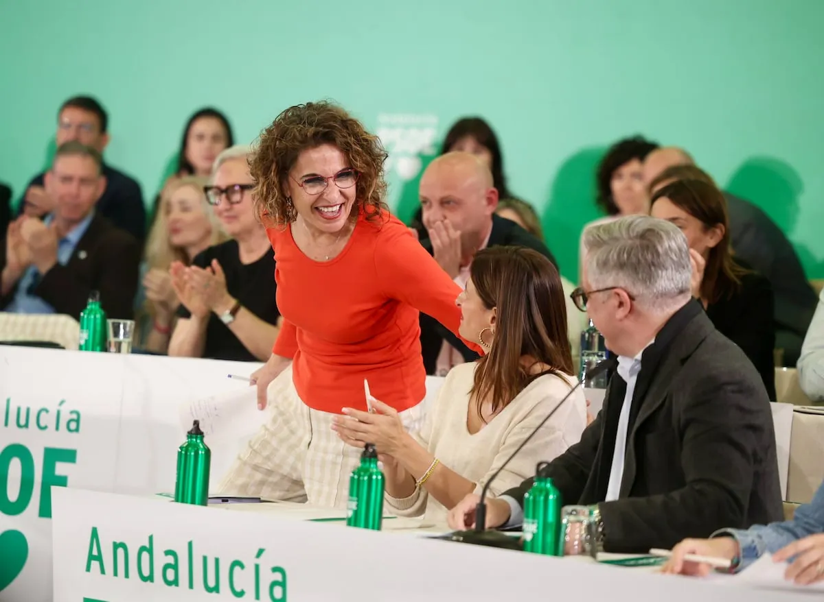 El PSOE de Cádiz le gana a Montero el pulso por la lista electoral en el arranque de la campaña