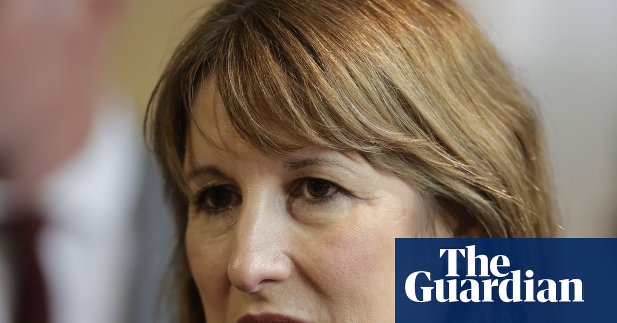 Reeves condemns Farage opposition to lifting two-child benefit cap