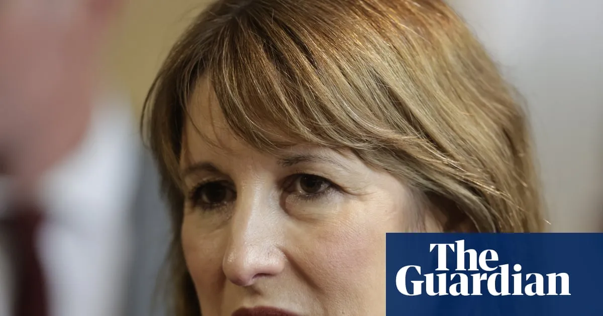 Reeves condemns Farage opposition to lifting two-child benefit cap