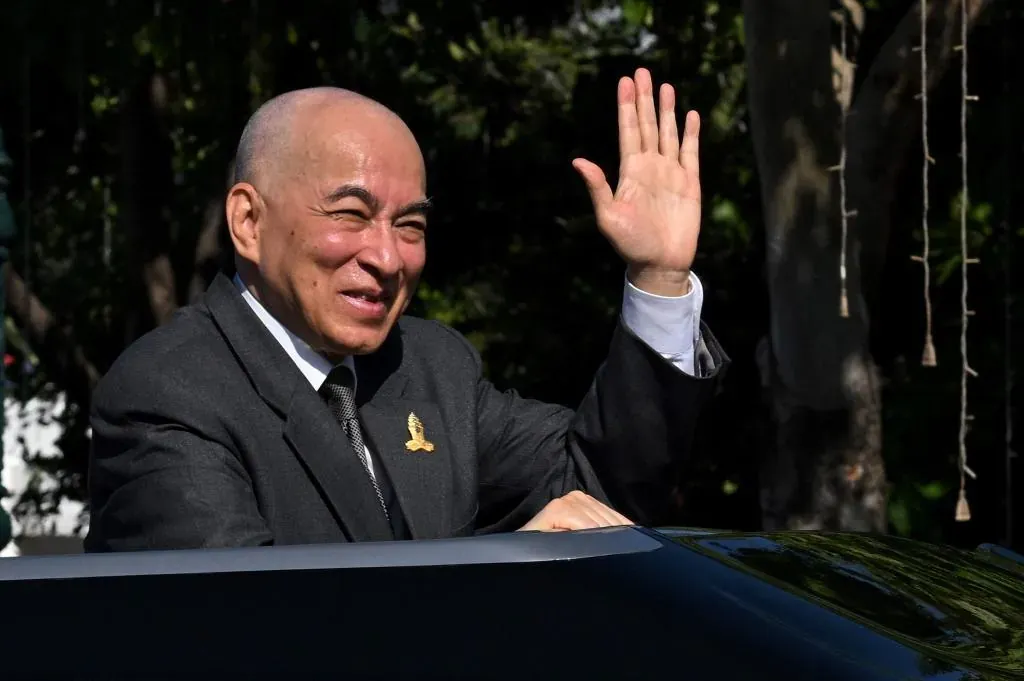 El rey de Camboya anuncia que padece cáncer de próstata y será tratado en un hospital de Pekín