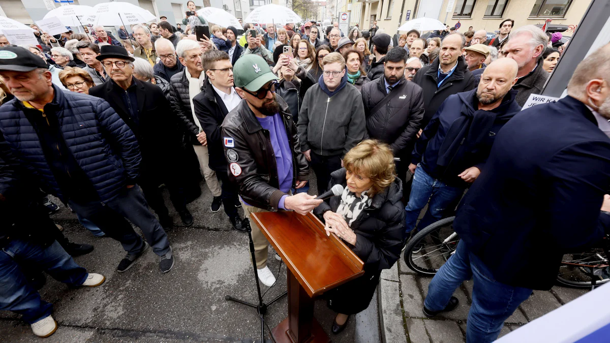 Solidaritätskundgebung in München: Bei dem Anschlag ist mehr kaputtgegangen als nur ein wenig Glas
