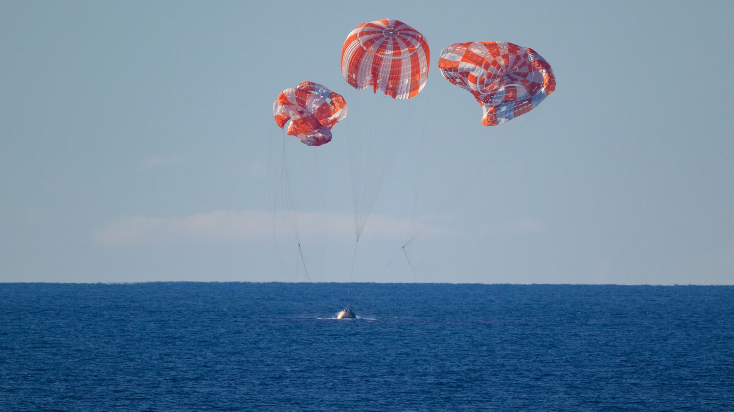 "Quel périple !" : les astronautes de la mission Artemis II de retour sur Terre, après leur voyage historique autour de la Lune