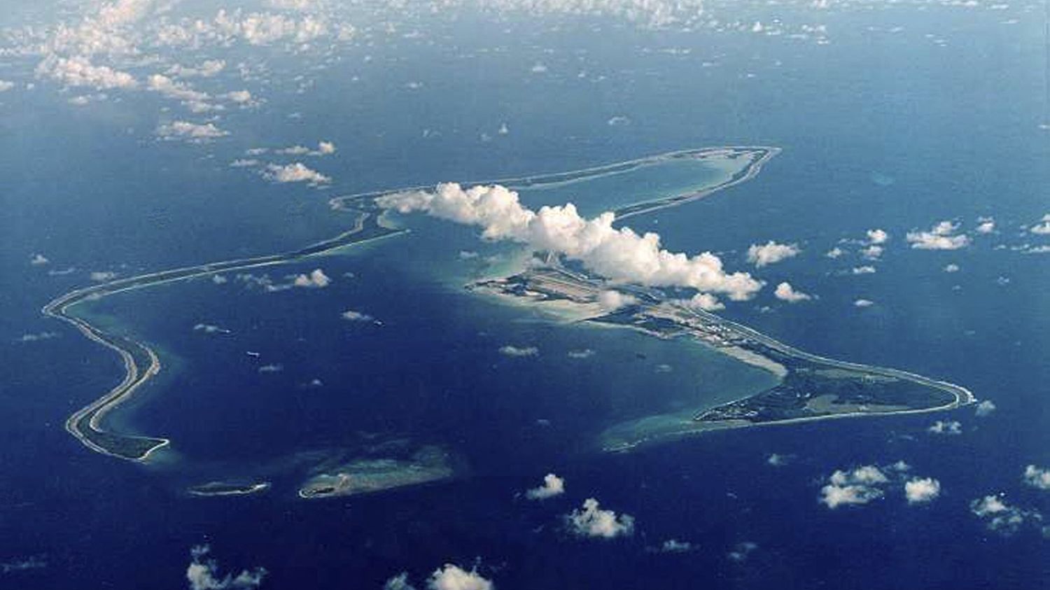 Le Royaume-Uni, qui voulait rendre l'archipel des Chagos à l'île Maurice, suspend finalement son projet faute du "soutien" de Donald Trump