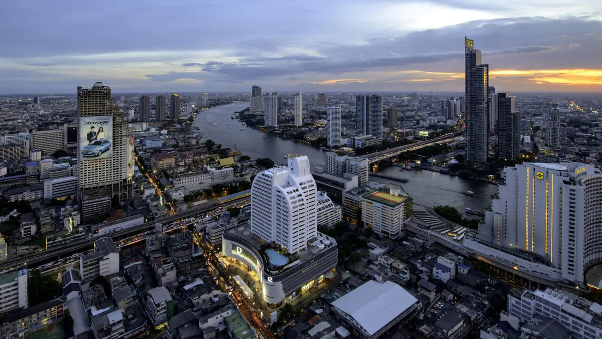 Thaïlande: poursuivis par un influent politicien, deux journalistes dénoncent une procédure-bâillon