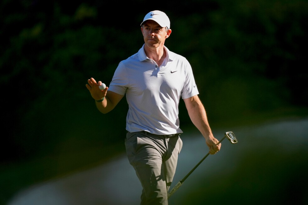Rory McIlroy has a 6-shot lead entering the 3rd round of the Masters. Can anyone make it close?