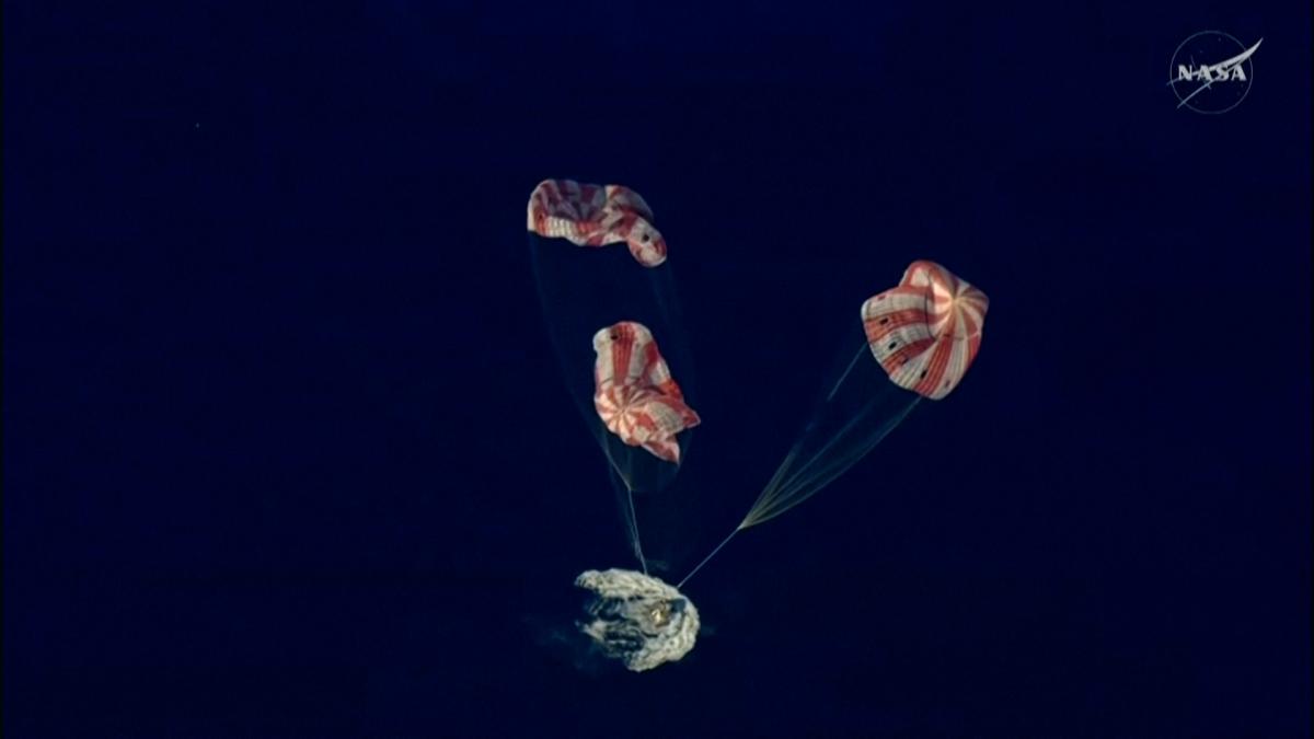 
               La Artemis 2 ameriza y culmina con éxito la primera misión a la Luna en más de medio siglo
           