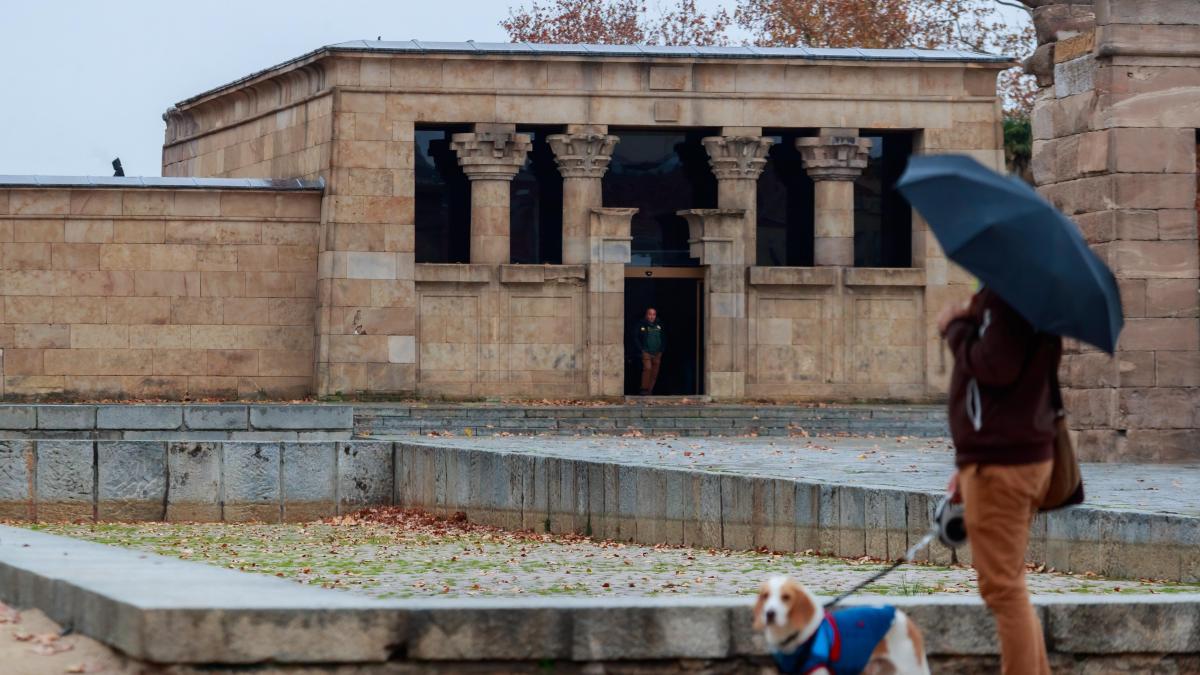
                                                El vandalismo golpea el Templo de Debod, un monumento único de 2.000 años
                                            