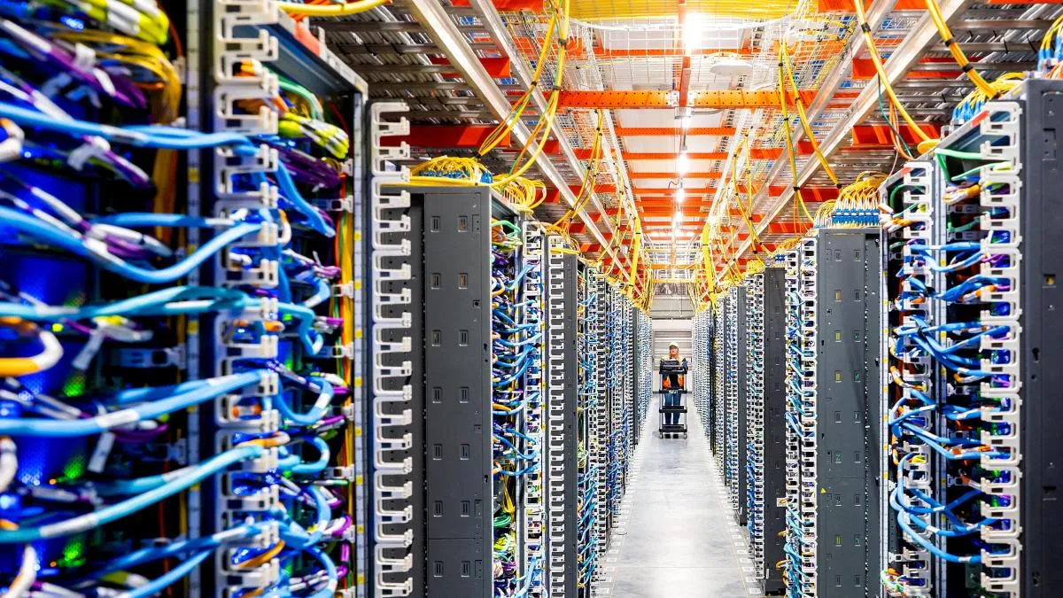 
                                                                                           La mitad de los centros de datos en el mundo previstos este año no verá la luz
                                                                                       