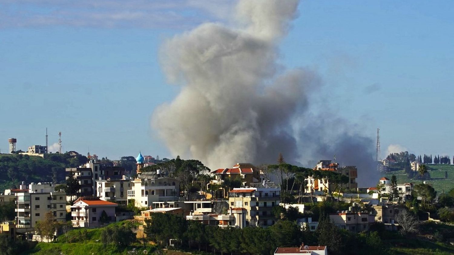 Guerre au Moyen-Orient : des frappes israéliennes sur le sud du Liban tuent 10 personnes dont trois secouristes, selon le gouvernement libanais