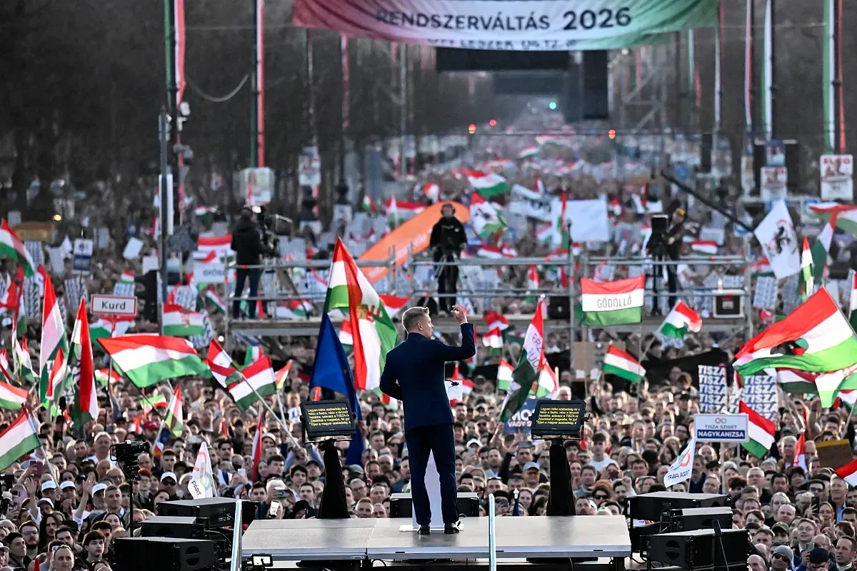 Hungría: Magyar desafía a Orban con una alternativa aún por construir