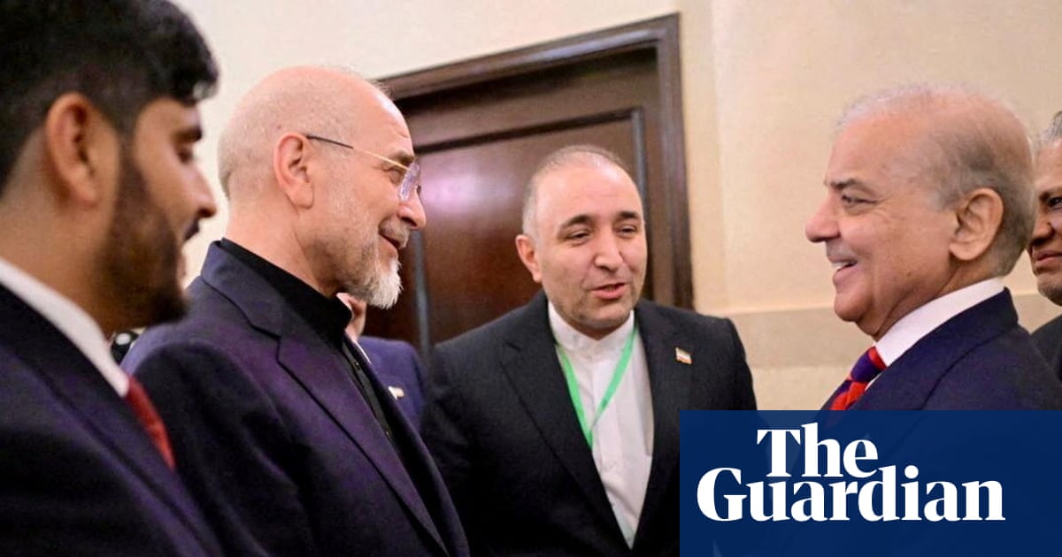 US and Iran hold talks in Islamabad as Pakistan seeks to broker peace deal