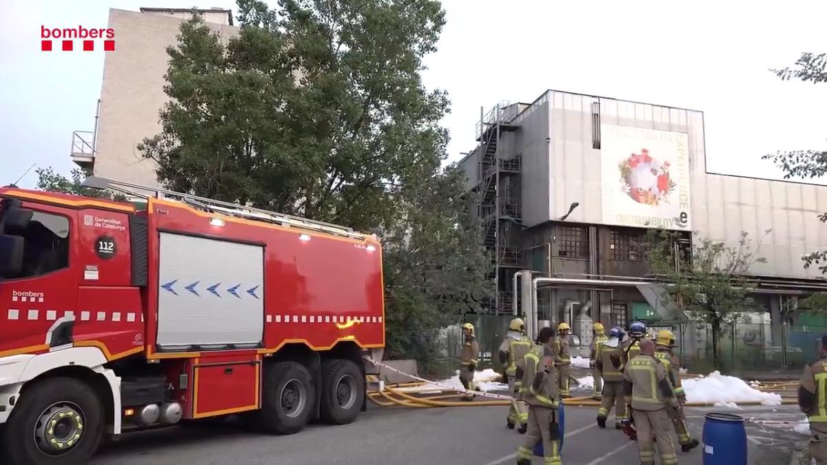 Extinguido el incendio de una empresa química con nueve heridos leves en Mollet del Vallès
