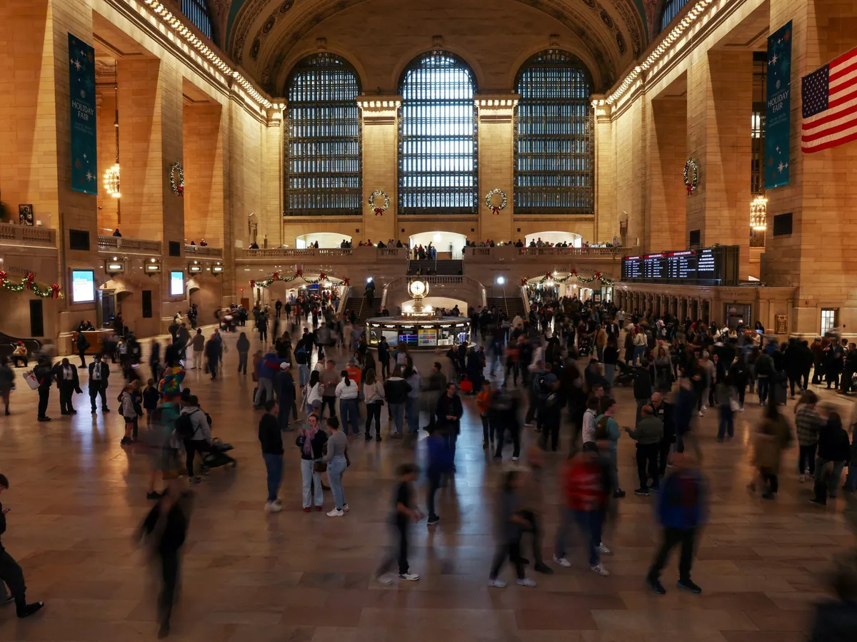 Machete-wielding man killed by police in New York’s Grand Central station