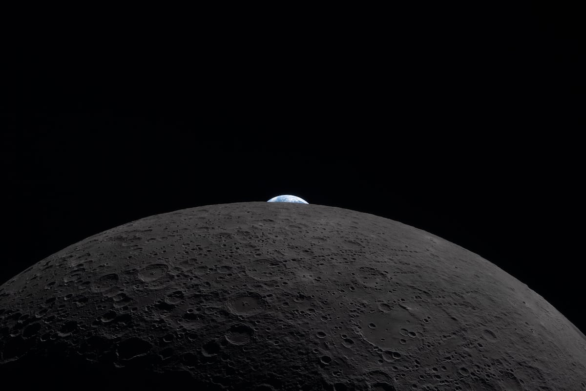 Artemis 2 ha regresado, el arte seguirá viajando a la Luna