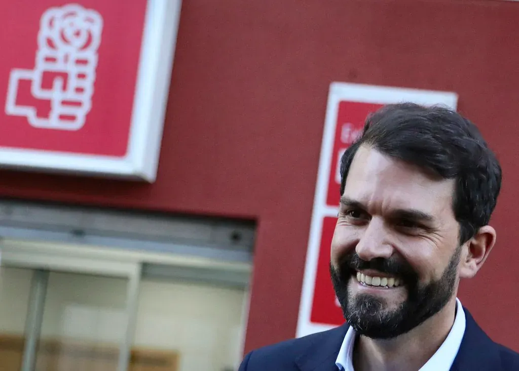 Cotrina da la sorpresa y vence en las Primarias del PSOE de Extremadura
