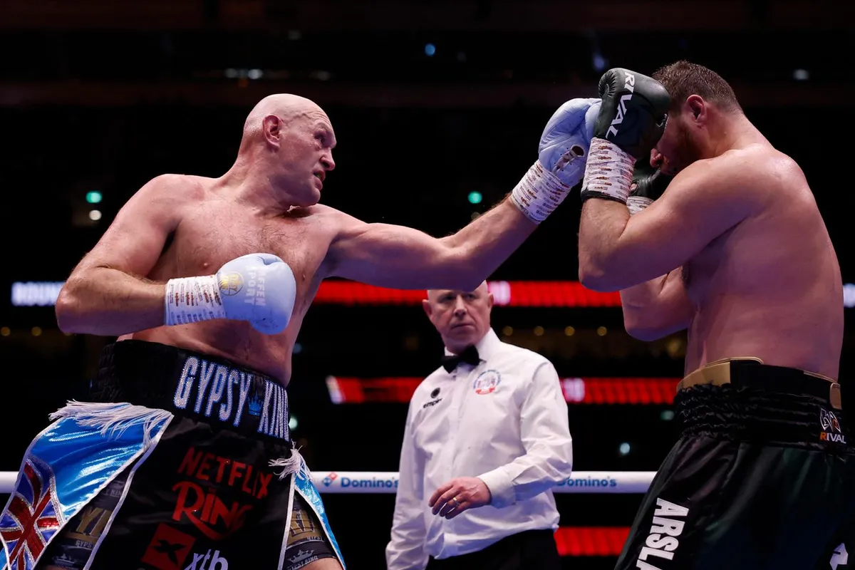 Boxe : le Britannique Tyson Fury triomphe du Russe Arslanbek Makhmudov pour son retour sur le ring