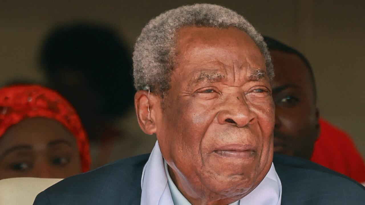 Cameroun: mort de Marcel Niat Njifenji, premier président du Sénat