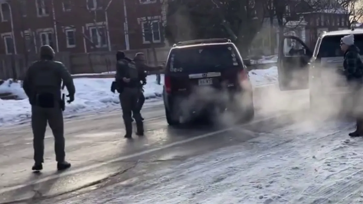 Witnesses film ICE killing of US citizen in Minneapolis