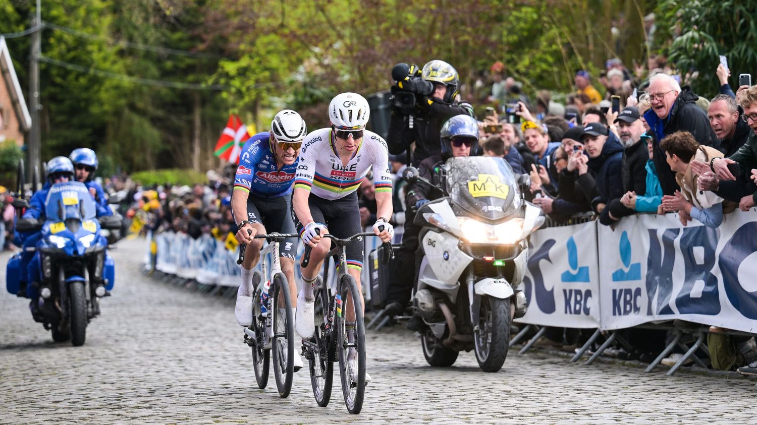 Paris-Roubaix 2026 : Mathieu van der Poel peut-il encore empêcher Tadej Pogacar de remporter l'Enfer du Nord ?