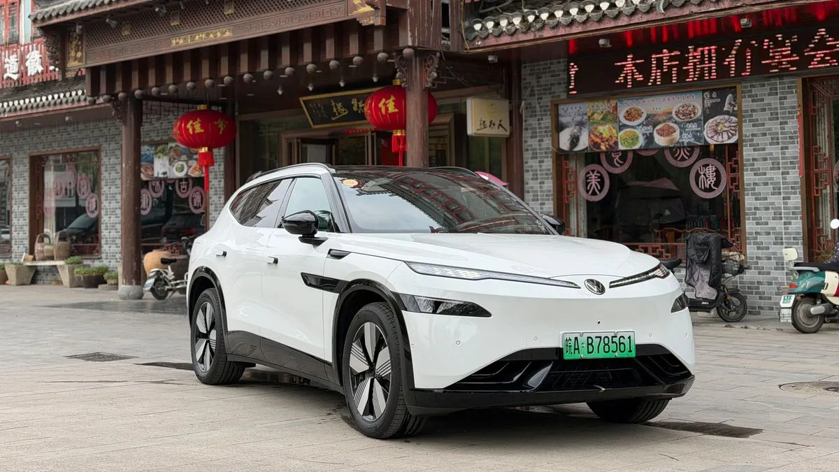 VW ID.Unyx 08 im Test: Nur in China – so fährt sich der größte und günstigste Elektro-VW