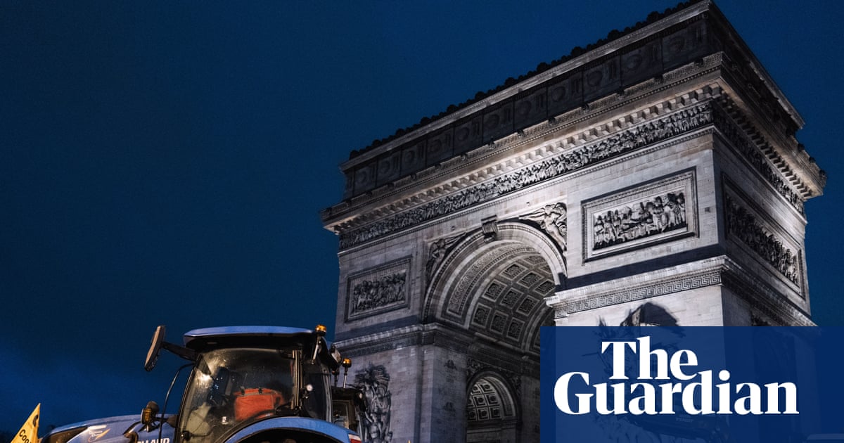 French farmers stage protest in Paris to oppose EU-Mercosur trade deal